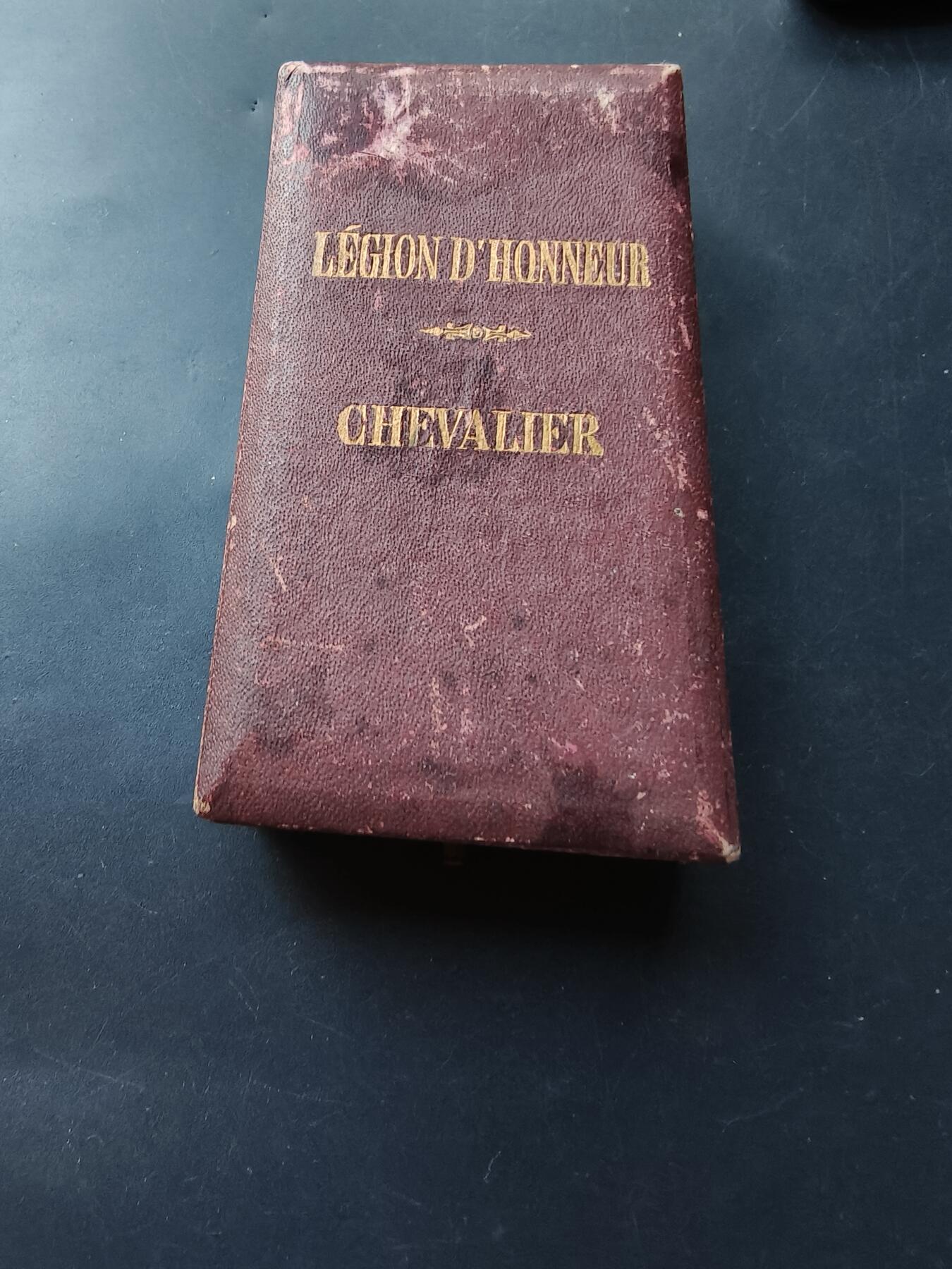 老王徽章第192期 法国骑士级荣誉军团勋章原盒      缺少内衬