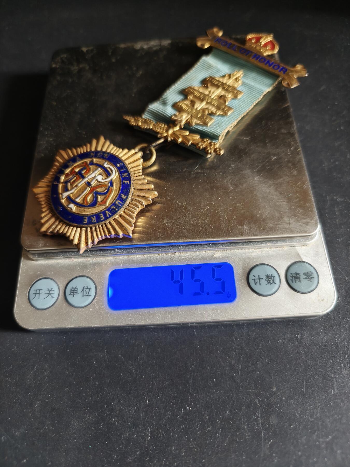 老王徽章第192期 英国皇家野牛兄弟会奖章     925银镀金珐琅     45.5g