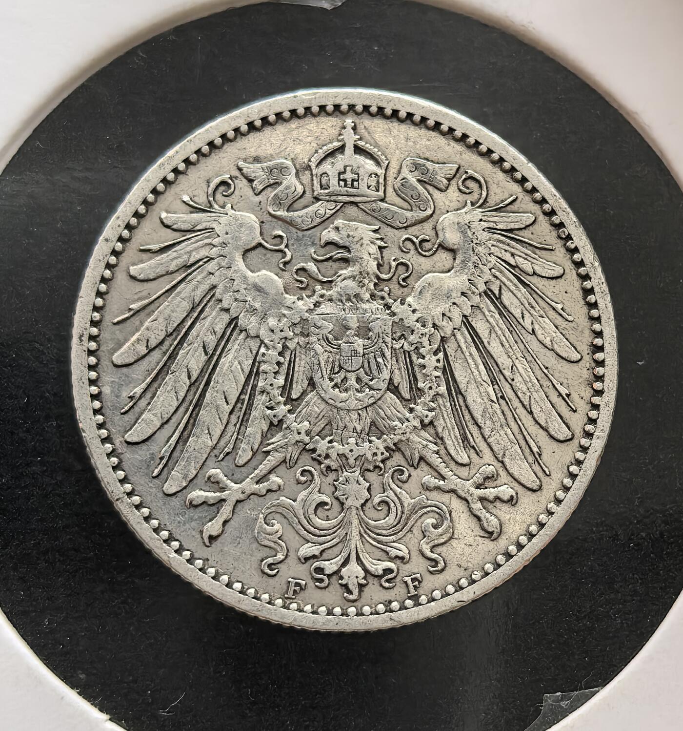 外国优质老铜币纪念币银币专场，周六晚上九点倒数截拍，满百包邮，周日发货,可寄存半年，喜欢朋友微信扫描二维码可直接参拍