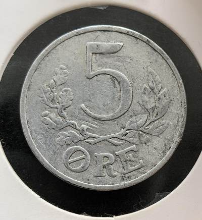 外国优质老铜币纪念币银币专场，周六晚上九点倒数截拍，满百包邮，节前出差在外，5月3日统一发货,可寄存半年，喜欢朋友微信扫描二维码可直接参拍 - 丹麦1941年5 欧尔，正面为国王克里斯蒂安十世花押与王冠，背面是面值与橡叶，是二战期间丹麦被占领时期的流通辅币，见证了战时丹麦的货币史。