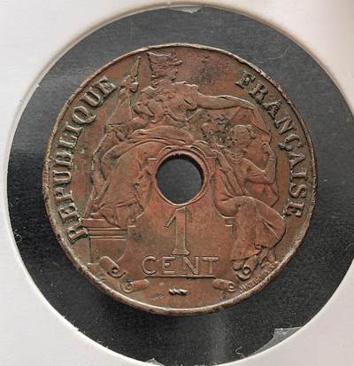 外国优质老铜币纪念币银币专场，周六晚上九点倒数截拍，满百包邮，周日发货,可寄存半年，喜欢朋友微信扫描二维码可直接参拍 - 闪电版法属印度支那百分之一 1922年圆孔铜币，是法国殖民越南时期的流通辅币，铜质，服务于法属印支殖民地贸易，是近代法属殖民体系在东南亚的实物见证。