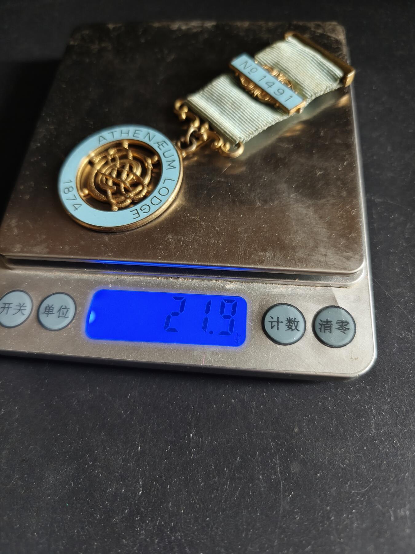 老王徽章第192期 英国皇家共济会雅典娜分会奖章     925银镀金珐琅      21.9g