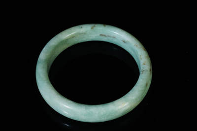 上海都达杂项专场103【全场包邮】  淡绿色玉手镯97-15