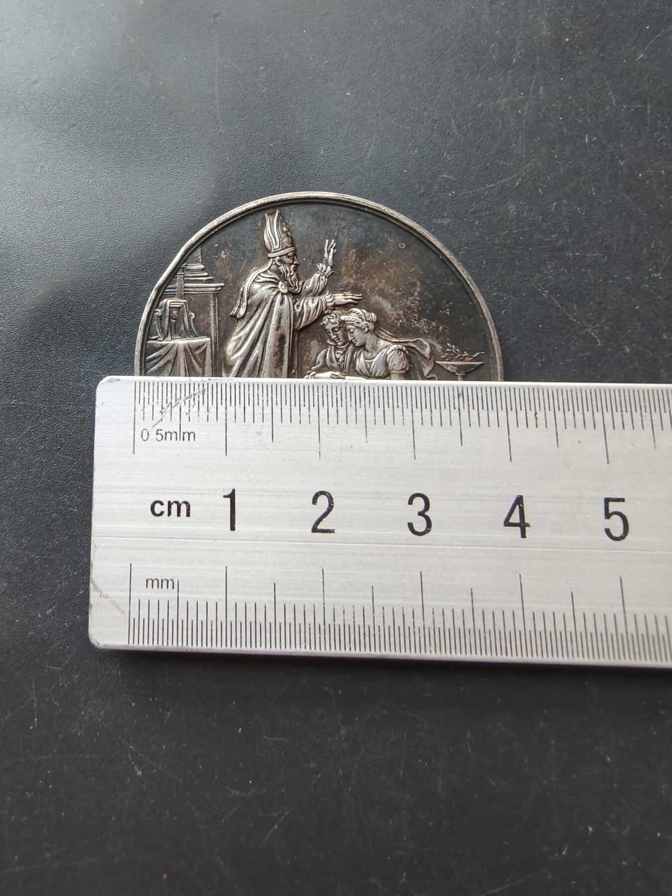 老王徽章第192期 法国婚礼大银章      少见大尺寸     早期油壶边铭，带背铭   950银     直径41mm     重量32.1g