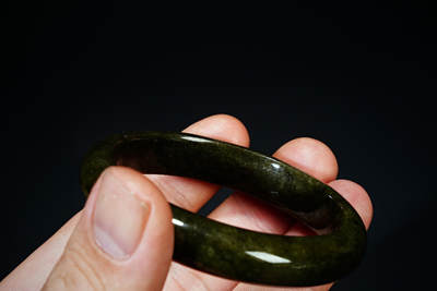 上海都达杂项专场103【全场包邮】  天然油青翡翠（A货）手镯 附鉴定证书97-11