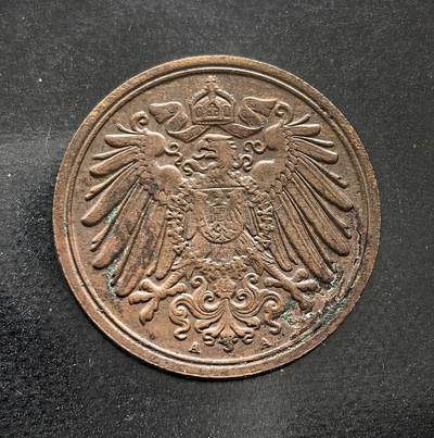 外国优质老铜币纪念币银币专场，周六晚上九点倒数截拍，满百包邮，周日发货,可寄存半年，喜欢朋友微信扫描二维码可直接参拍 - 德意志帝国1913 年1 芬尼A版铜币。正面为大面值数字，背面是帝国盾徽与黑鹰纹章，属于威廉二世时期的标准流通辅币，见证了德意志帝国鼎盛至一战前的货币历史。