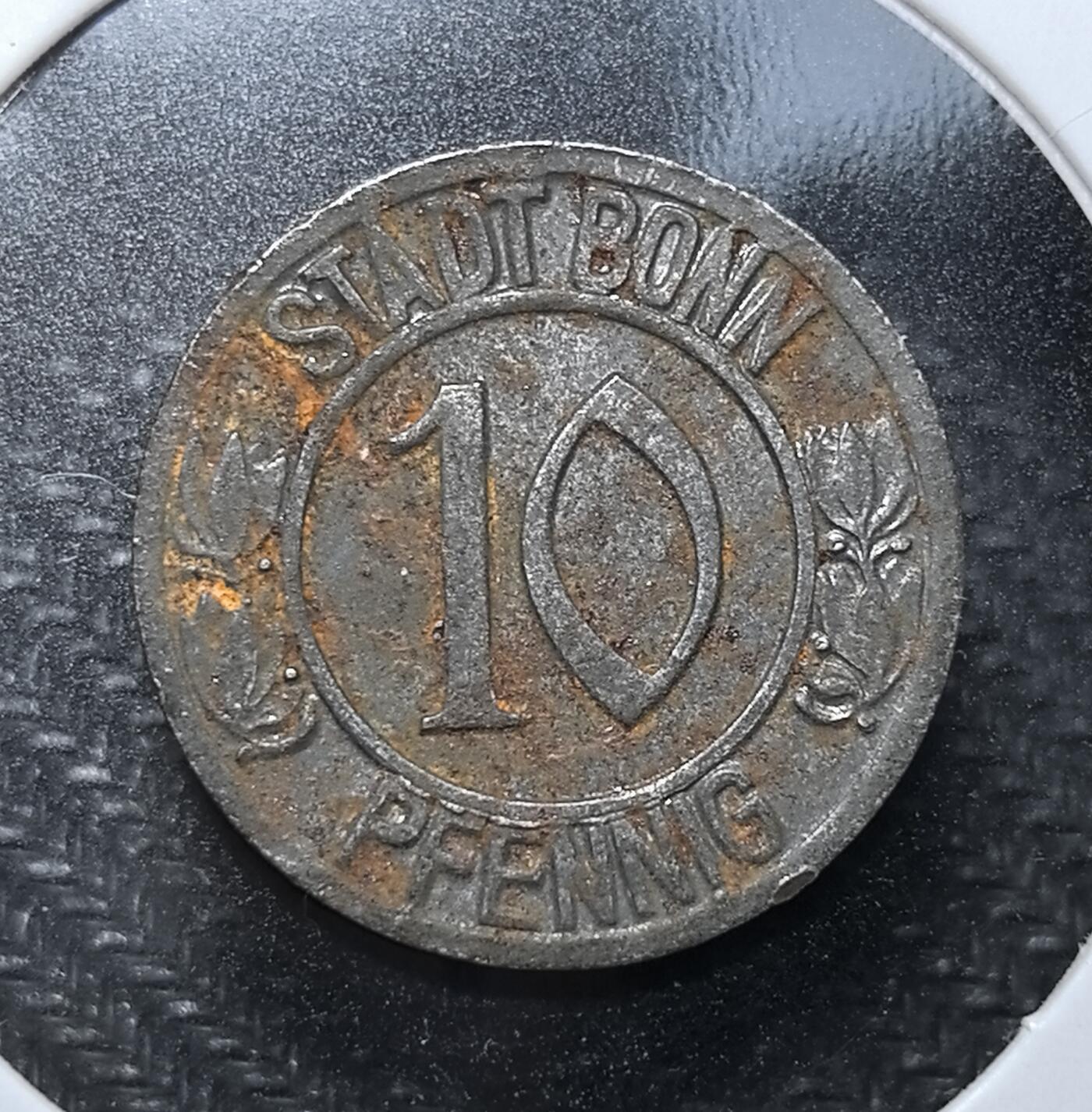 外国优质老铜币纪念币银币专场，周六晚上九点倒数截拍，满百包邮，周日发货,可寄存半年，喜欢朋友微信扫描二维码可直接参拍