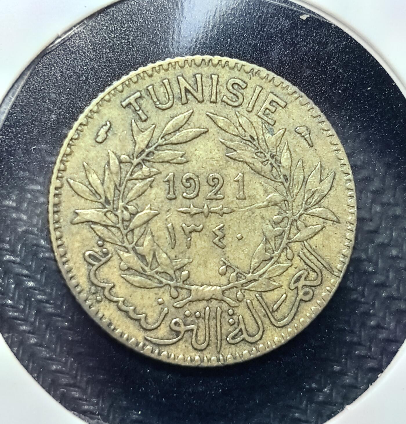 外国优质老铜币纪念币银币专场，周六晚上九点倒数截拍，满百包邮，周日发货,可寄存半年，喜欢朋友微信扫描二维码可直接参拍