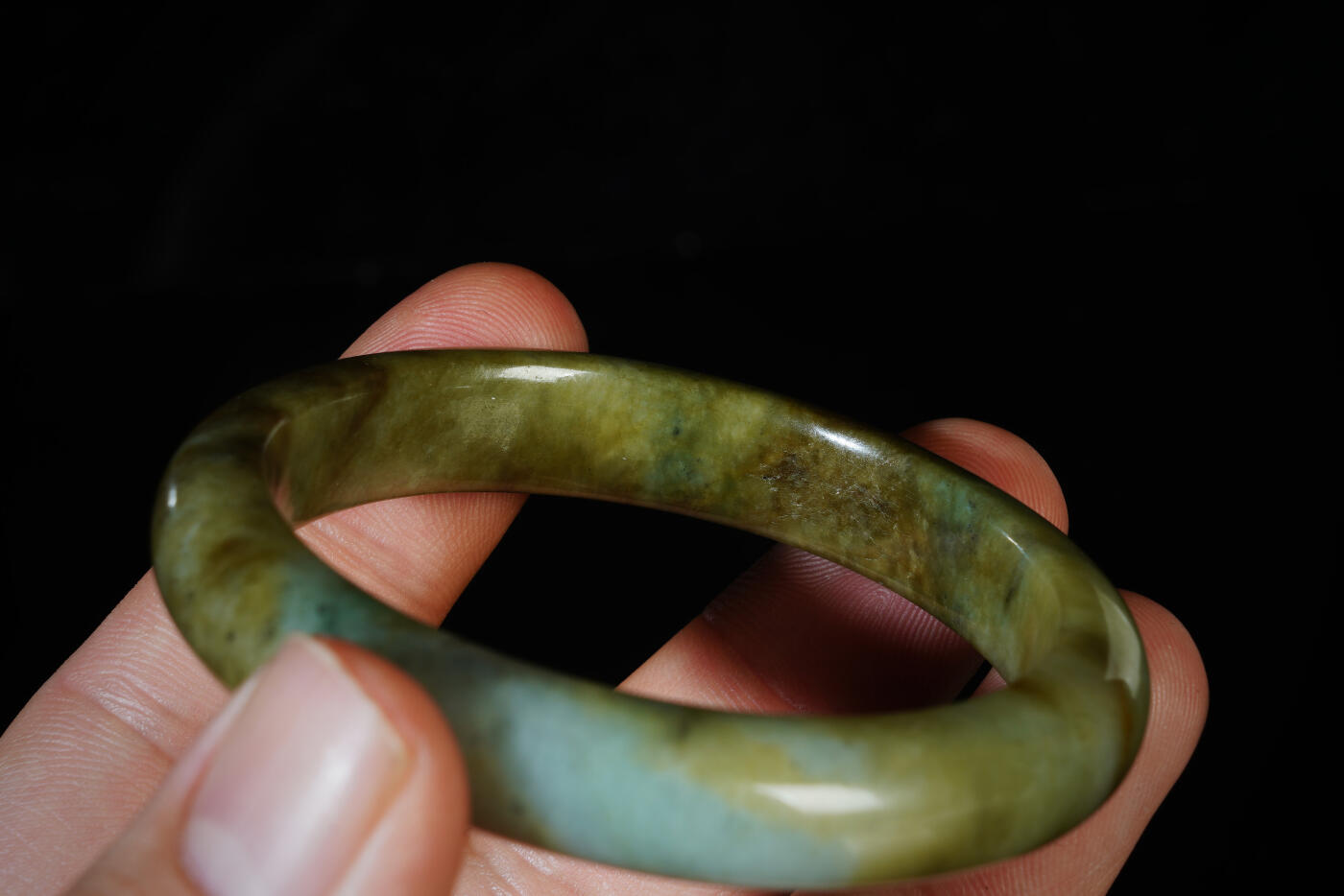 上海都达杂项专场八十一【全场包邮】  天然湖绿翡翠（A货）手镯 附鉴定证书97-12