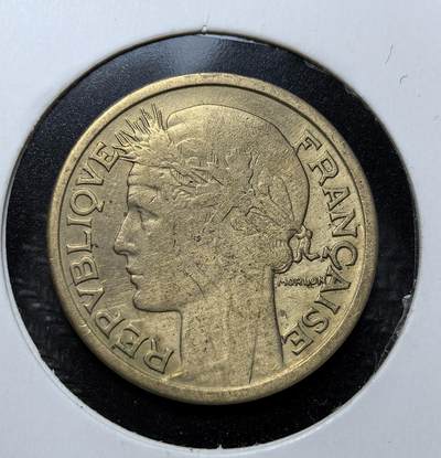 外国优质老铜币纪念币银币专场，周六晚上九点倒数截拍，满百包邮，节前出差在外，5月3日统一发货,可寄存半年，喜欢朋友微信扫描二维码可直接参拍 - 法兰西第三共和国1940 年1 法郎铜币，币面刻法国国训 “自由、平等、博爱”，背为莫里隆设计的玛丽安娜女神像，是二战爆发初期法国流通辅币的经典品种。