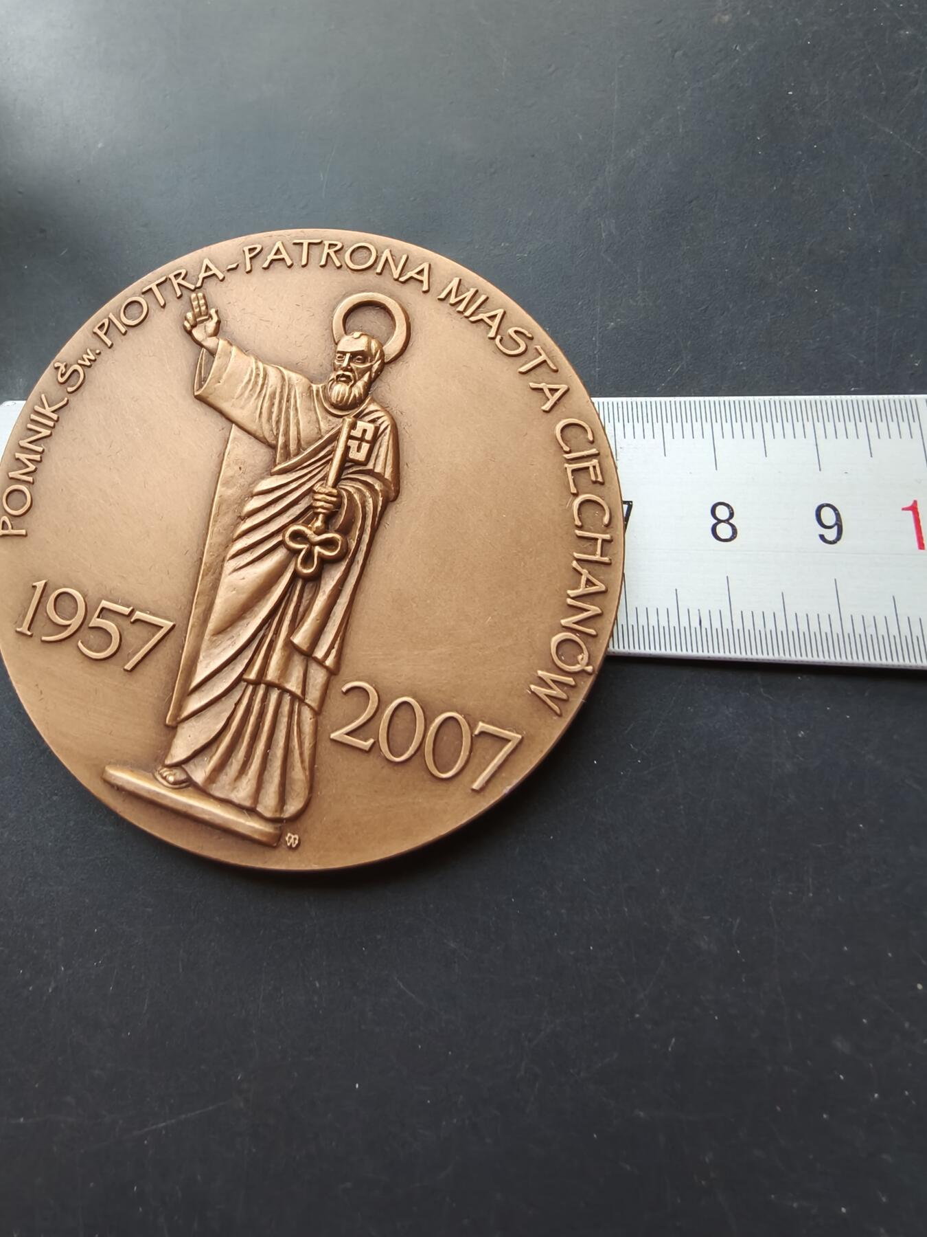 老王徽章第192期 波兰切哈努夫市圣彼得雕像50周年大铜章     原盒     盒子外部有损坏       直径70mm      重量148.2g