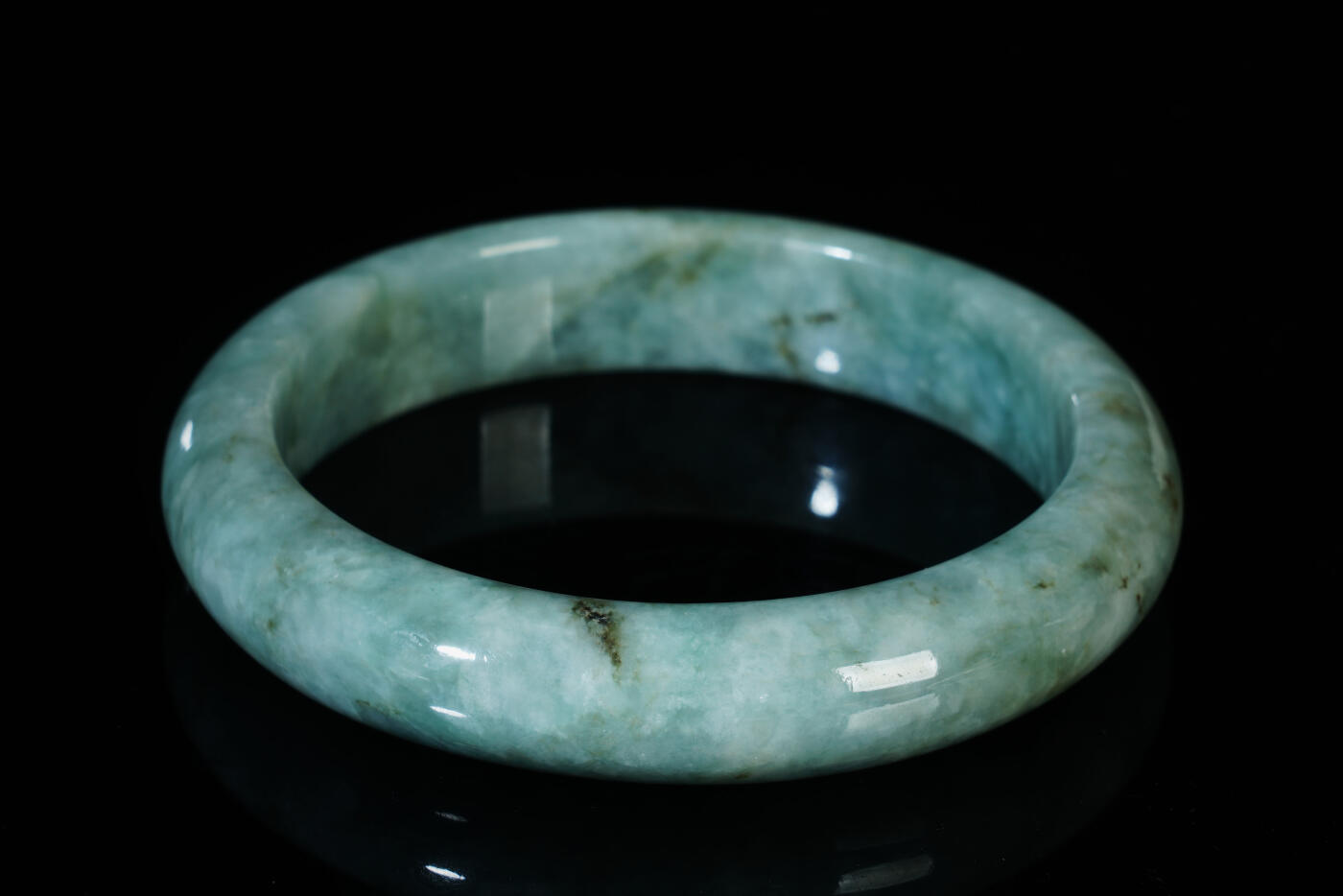 上海都达杂项专场八十一【全场包邮】  天然 冰绿种翡翠（A货）手镯 附鉴定证书97-8