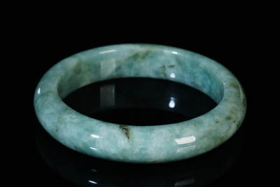 上海都达杂项专场103【全场包邮】  天然 冰绿种翡翠（A货）手镯 附鉴定证书97-8