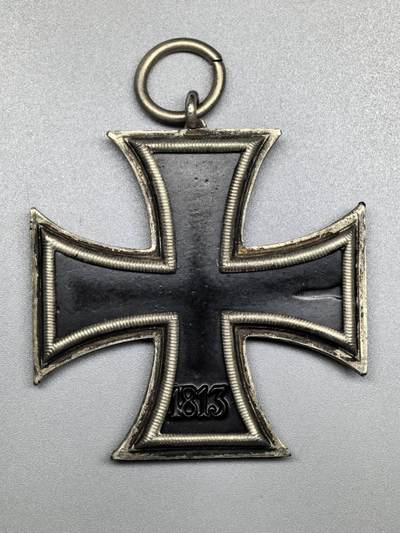 小驴勋章奖章收藏4月18日周六晚六点拍卖（珍爱和平，收藏战争，铭记历史，勿忘国耻，忠党爱国。有偿代拍，送拍规则在简介最后，参拍须阅读规则后再参拍，关系到运费包装发货时效真假辨别等关键信息，拍卖时不再发原图，看大图店主微信码在拍卖店铺介绍里或者找我要） 得三辛克尔版二铁EKII，核心黑漆，核心有凹陷，Paul Meybauer Berlin厂制作（7厂），