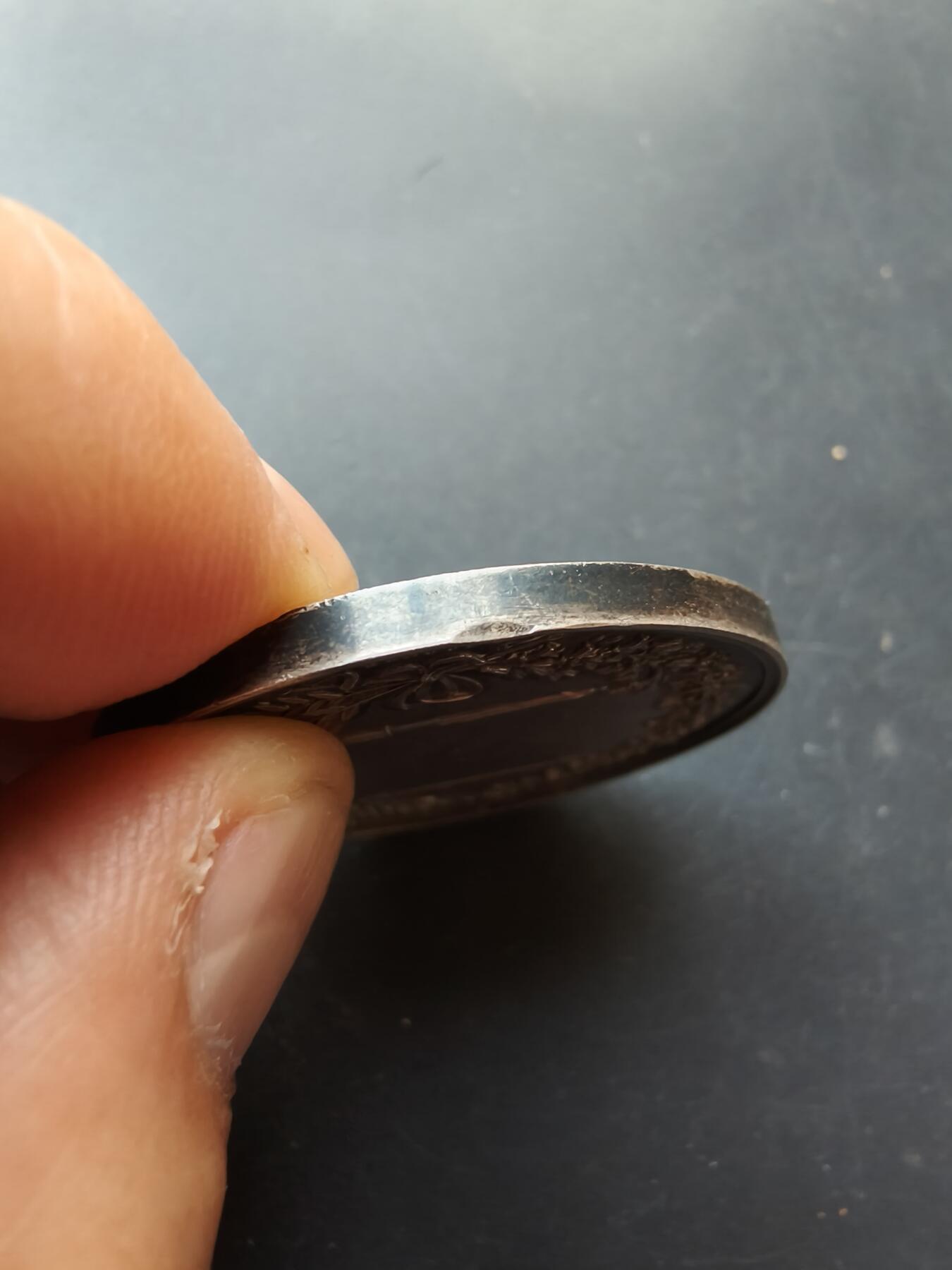 老王徽章第192期 法国婚礼大银章    少见大尺寸早期无边铭版     原盒    950银     直径41mm     重量33.6g