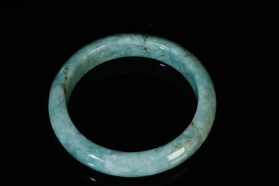 上海都达杂项专场103【全场包邮】  天然 冰绿种翡翠（A货）手镯 附鉴定证书97-8