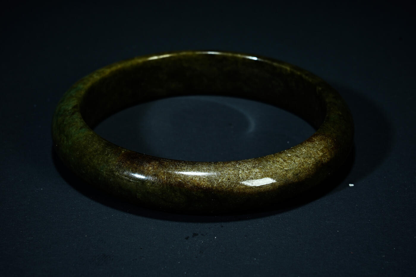 上海都达杂项专场八十一【全场包邮】  天然油青翡翠（A货）手镯 附鉴定证书97-11