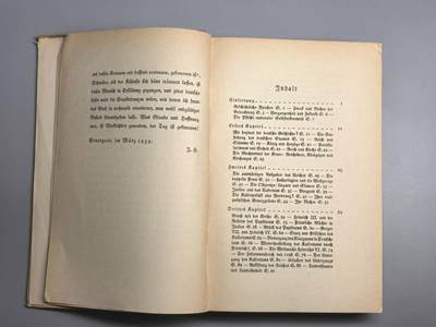 小驴勋章奖章收藏4月18日周六晚六点拍卖（珍爱和平，收藏战争，铭记历史，勿忘国耻，忠党爱国。有偿代拍，送拍规则在简介最后，参拍须阅读规则后再参拍，关系到运费包装发货时效真假辨别等关键信息，拍卖时不再发原图，看大图店主微信码在拍卖店铺介绍里或者找我要）  二战德语原版德国历史发展阶段 1942年斯图加特出版
