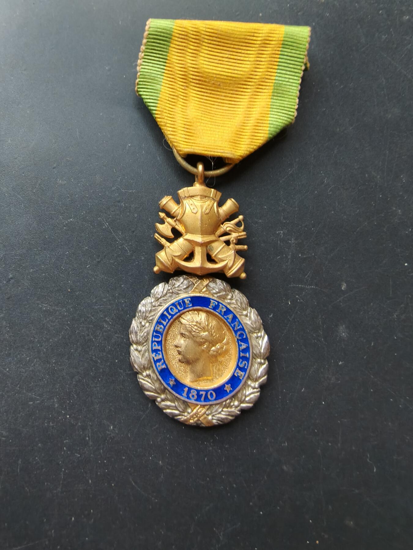 老王徽章第192期 法国军事奖章    三共时期    950银镀金珐琅     20g