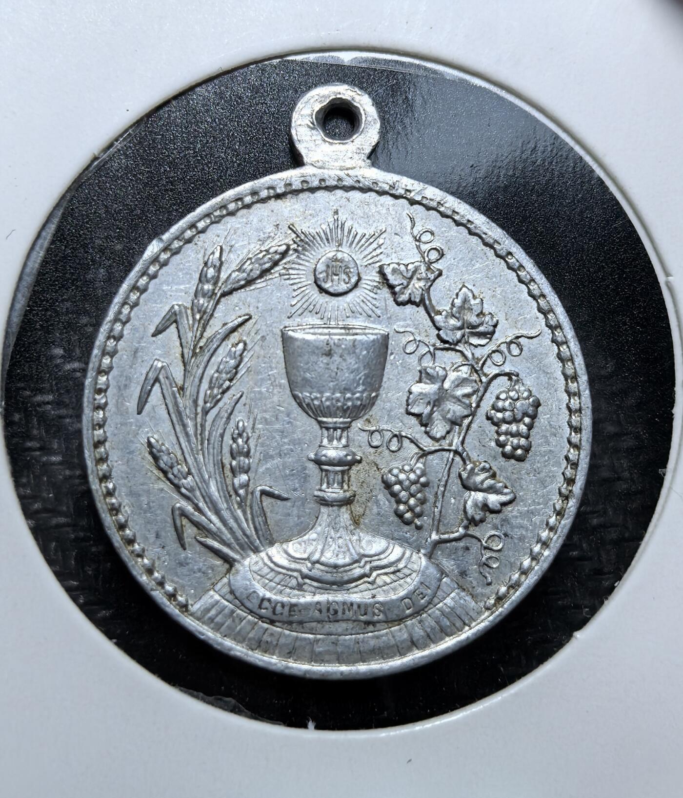 外国优质老铜币纪念币银币专场，周六晚上九点倒数截拍，满百包邮，周日发货,可寄存半年，喜欢朋友微信扫描二维码可直接参拍