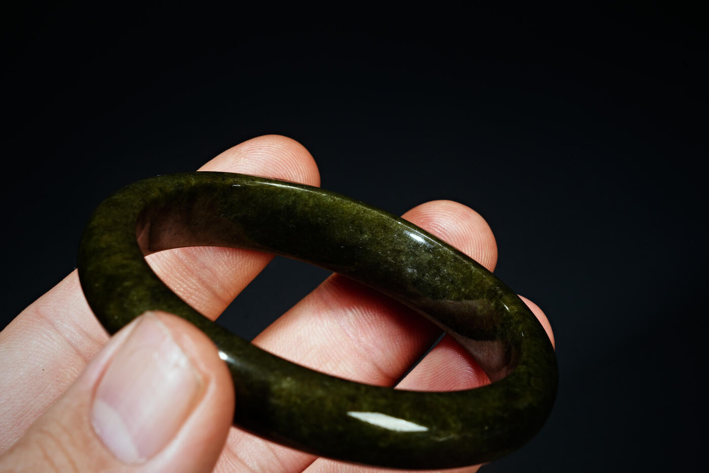 上海都达杂项专场八十一【全场包邮】  天然油青翡翠（A货）手镯 附鉴定证书97-11