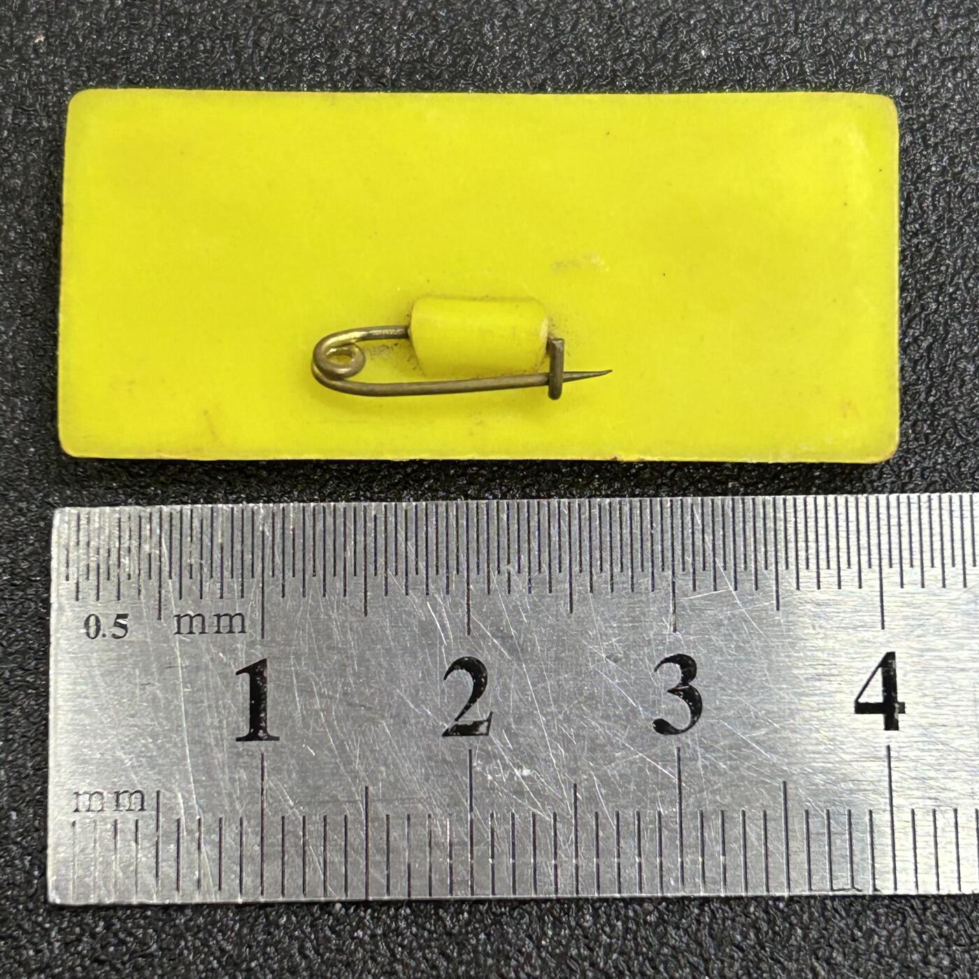 西秦中古拍卖第八十四期  红色年代1966～1976 毛主席像章 毛主席万岁