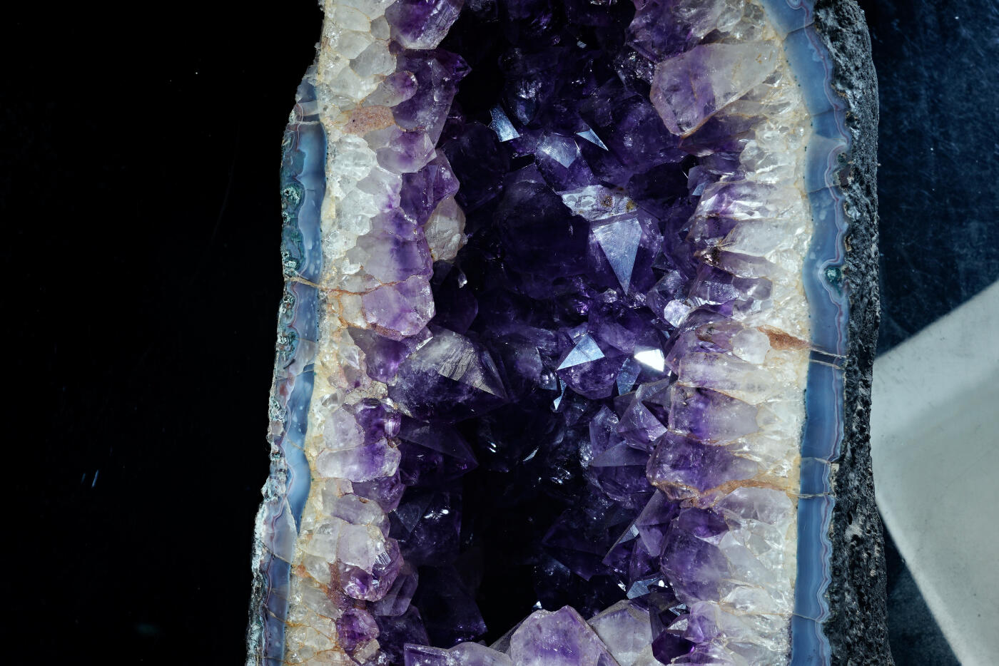 上海都达杂项专场八十一【全场包邮】  紫气东来水晶洞大摆件（重17.580公斤）