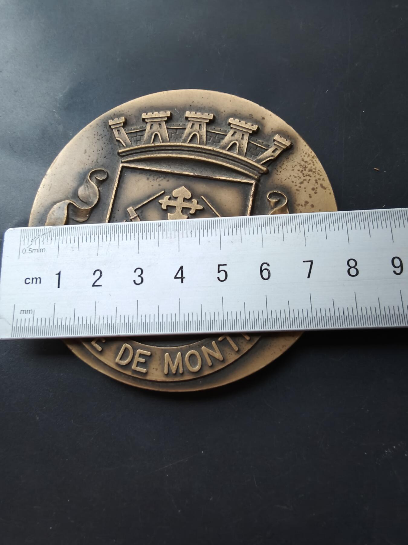 老王徽章第192期 葡萄牙蒙蒂茹市1997年全国生猪与香肠博览会大铜章     直径80mm     重量224.2g