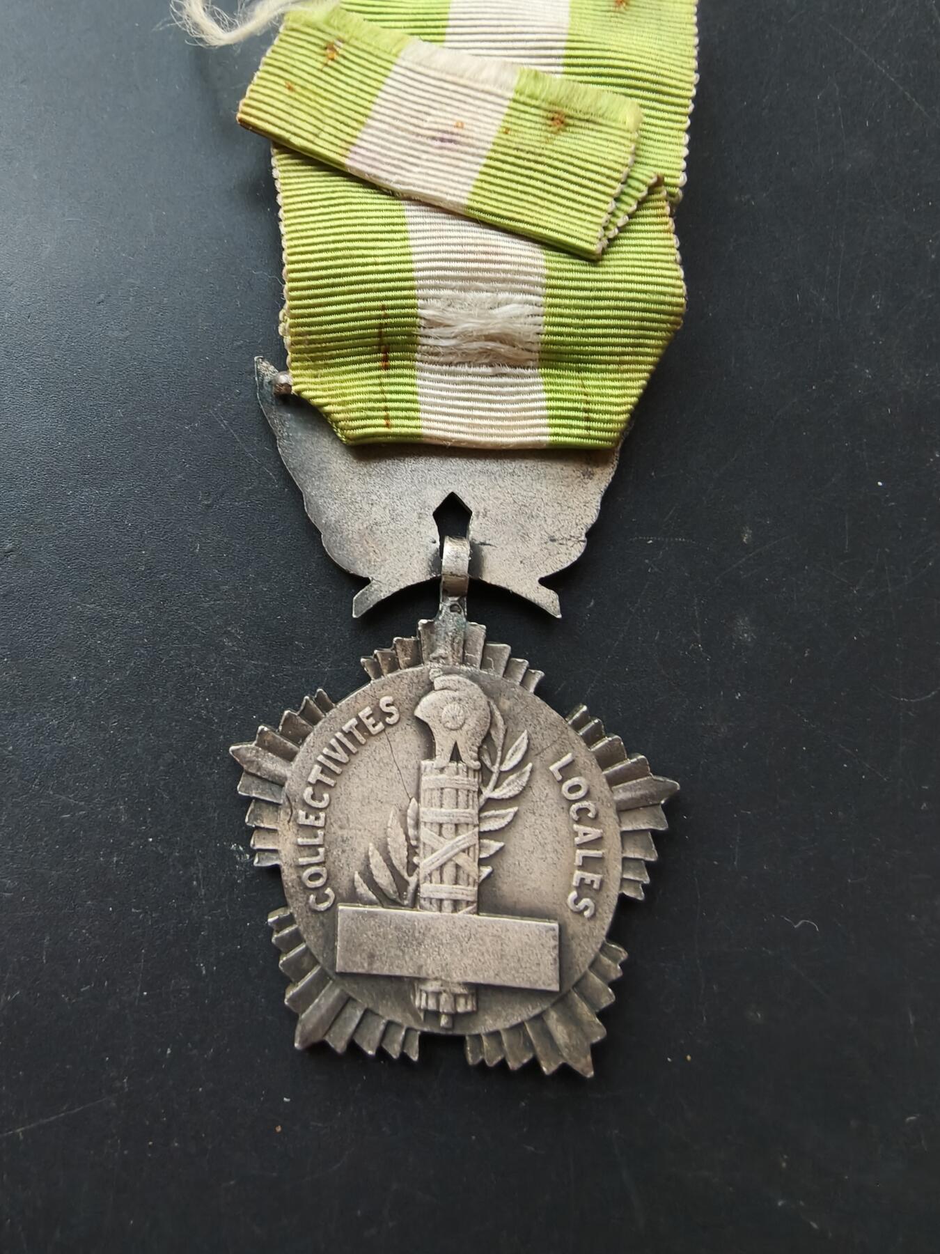 老王徽章第192期 法国银级地方嘉奖奖章     野猪头银标     32.2g