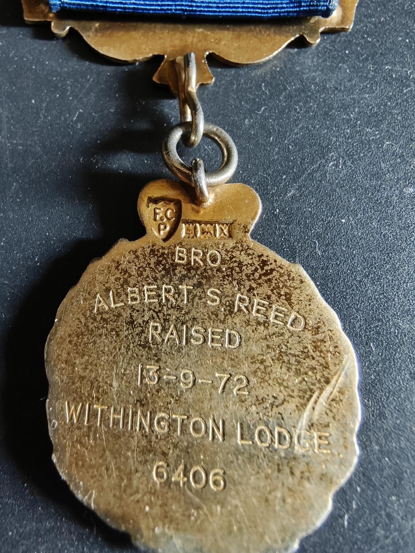 老王徽章第192期 英国皇家野牛兄弟会奖章      925银镀金珐琅      27.6g