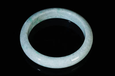 上海都达杂项专场102【全场包邮】  天然冰糯种翡翠（A货）手镯 附鉴定证书97-5