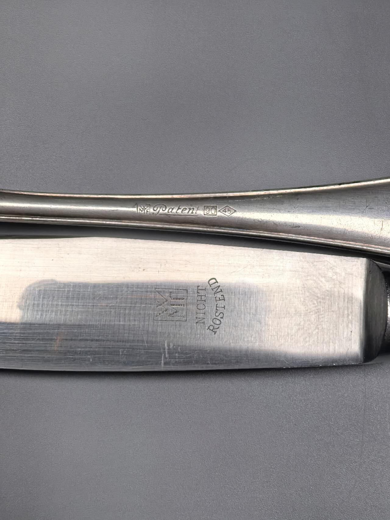 小驴勋章奖章收藏4月18日周六晚六点拍卖（珍爱和平，收藏战争，铭记历史，勿忘国耻，忠党爱国。有偿代拍，送拍规则在简介最后，参拍须阅读规则后再参拍，关系到运费包装发货时效真假辨别等关键信息，拍卖时不再发原图，看大图店主微信码在拍卖店铺介绍里或者找我要）