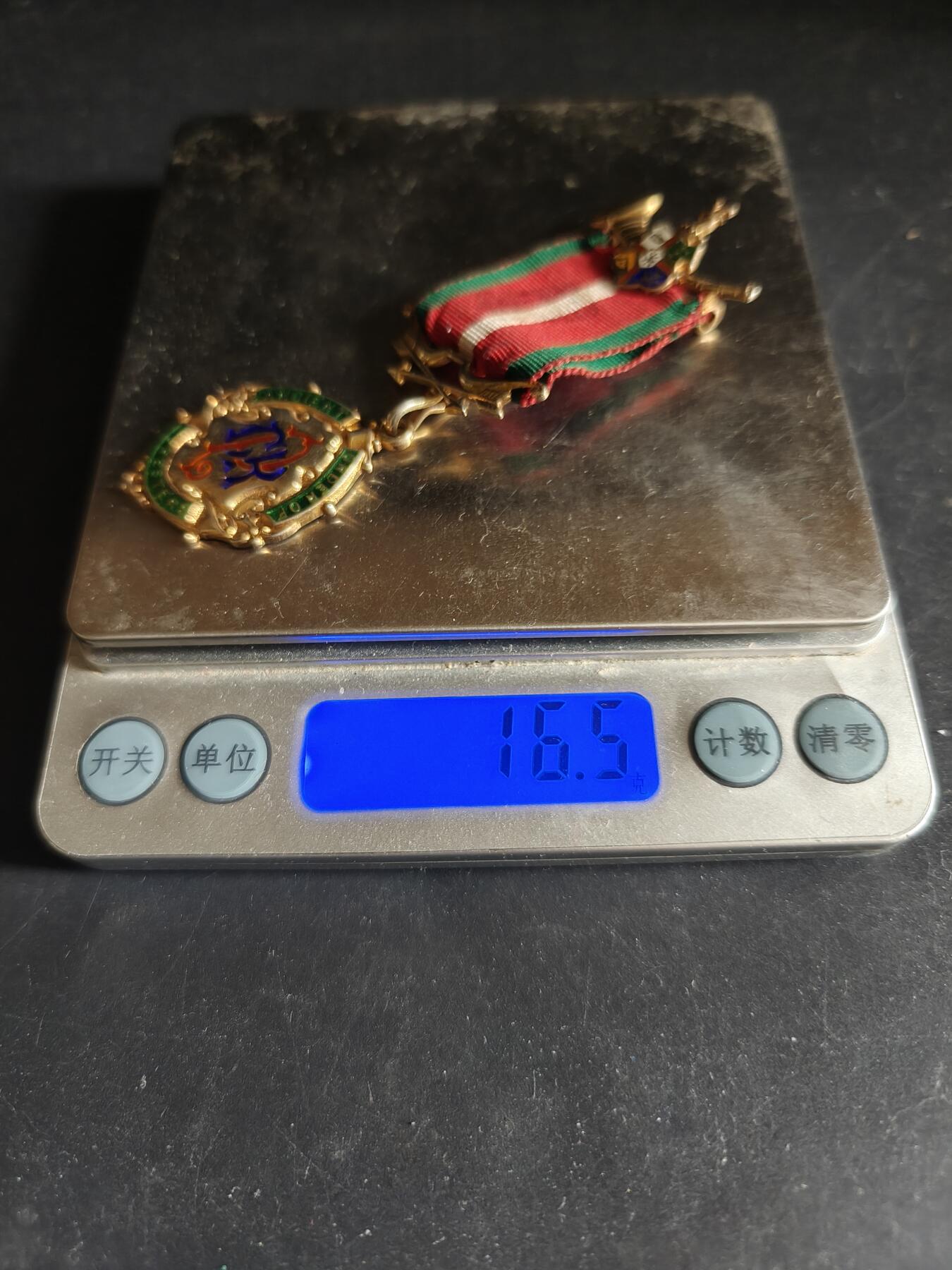 老王徽章第192期 英国古老森林人兄弟会奖章     925银镀金珐琅       16.5g