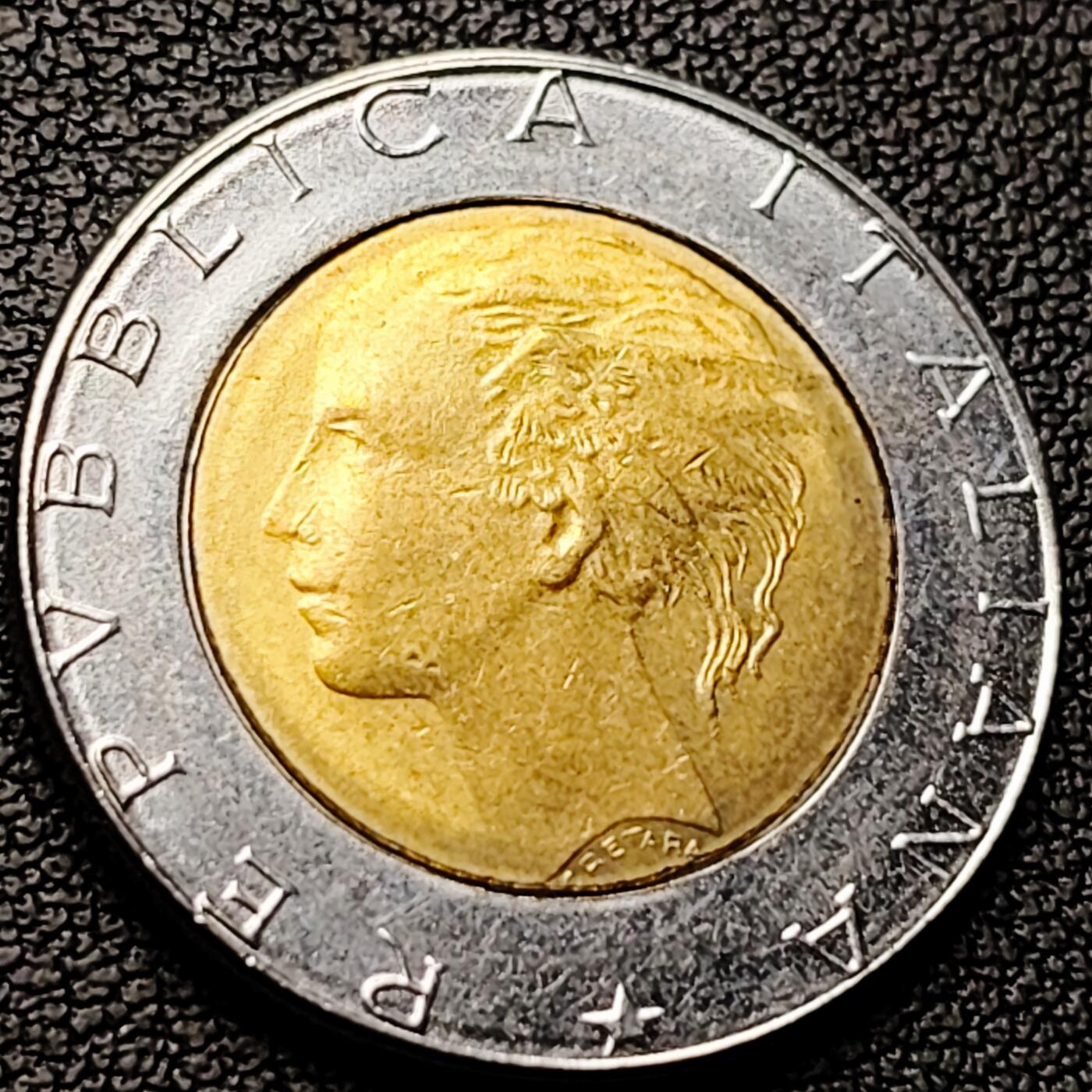 泉币菌-第227场-拍品多 请提前出价 世界首枚双色币 意大利1990年500里拉 罗马建筑雕像 广场 25.8mm