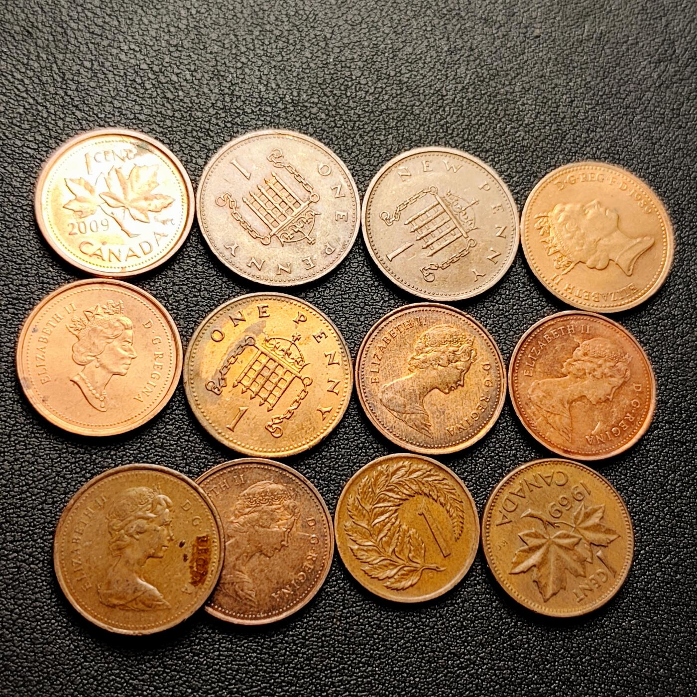 泉币菌-第226场-拍品多 请提前出价 12枚一组 英女王铜币 混合年份