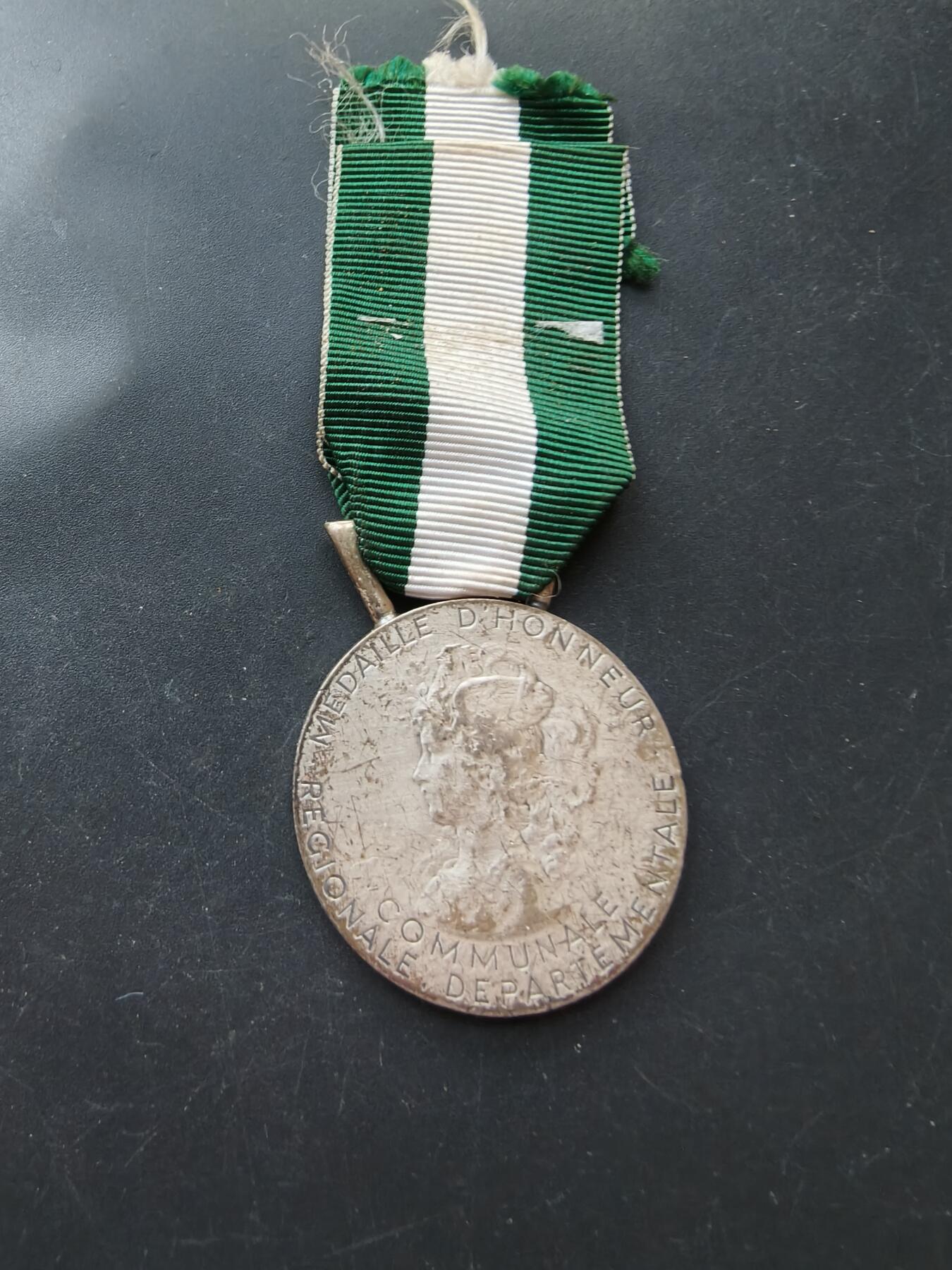 老王徽章第192期 法国银级地方嘉奖奖章