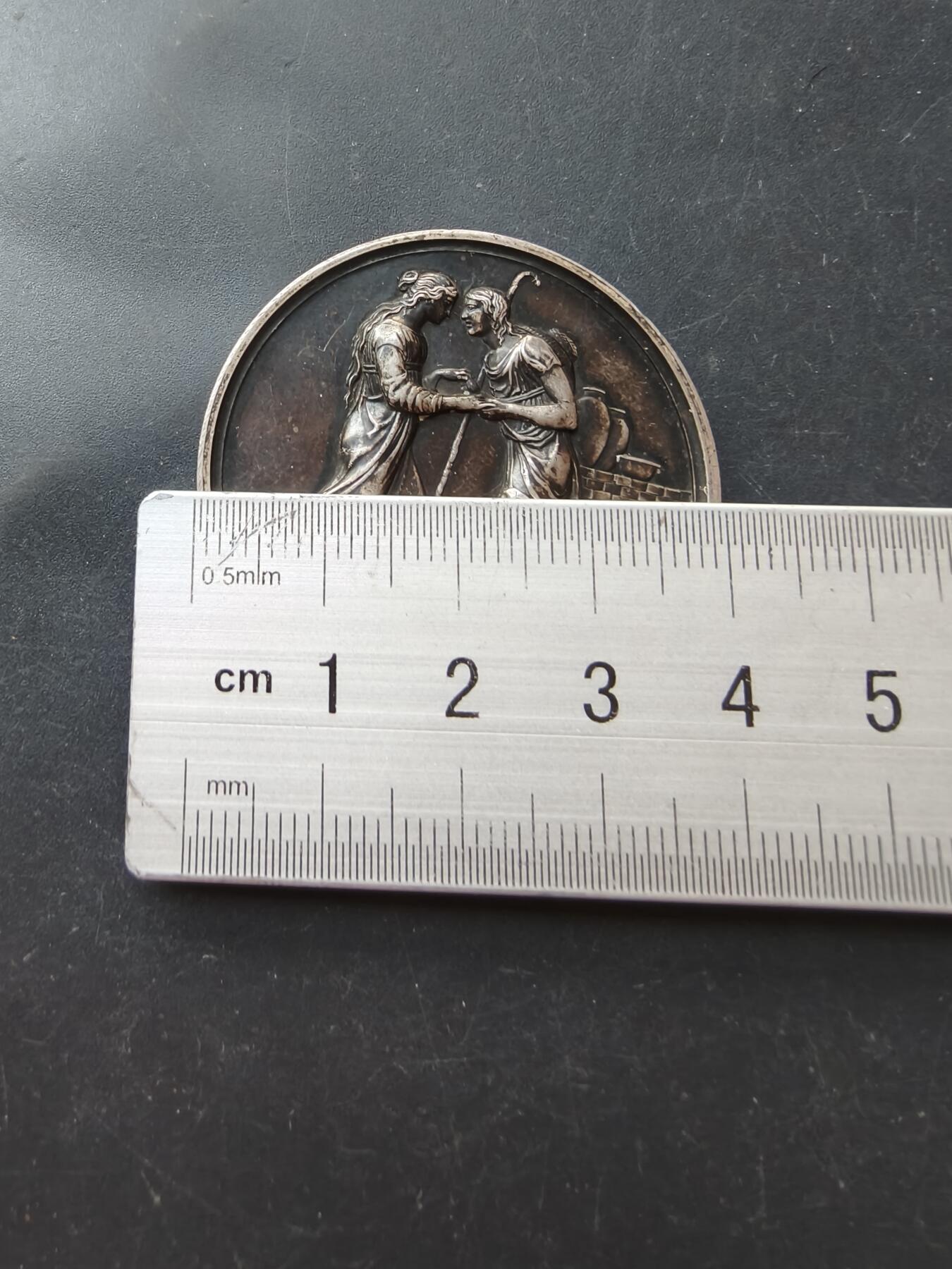 老王徽章第192期 法国婚礼大银章    少见大尺寸早期无边铭版     原盒    950银     直径41mm     重量33.6g