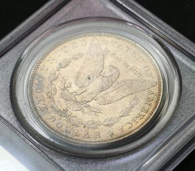 甄臻铺-世界币章拍卖（第60期），甄品场拍品征集中，送拍享返佣金等优惠多多 PCGS-MS64 1883年O版美国摩根，重香槟彩，浅浅月芽，支脚小磕碰