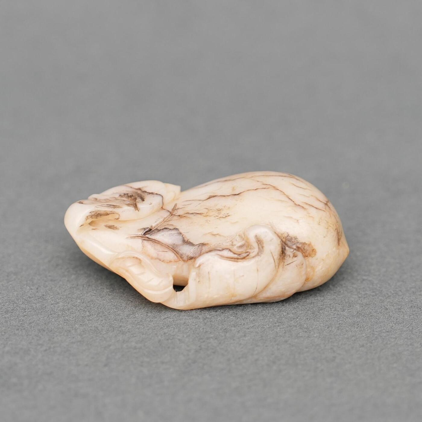 碧月说宝.韫玉流光-南京文物公司明清玉器专场（一） 黑沁瓜果圆雕