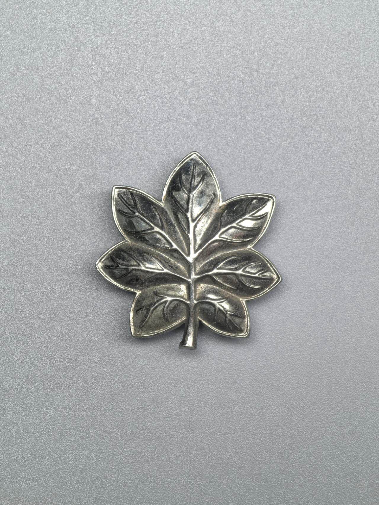 小驴勋章奖章收藏4月18日周六晚六点拍卖（珍爱和平，收藏战争，铭记历史，勿忘国耻，忠党爱国。有偿代拍，送拍规则在简介最后，参拍须阅读规则后再参拍，关系到运费包装发货时效真假辨别等关键信息，拍卖时不再发原图，看大图店主微信码在拍卖店铺介绍里或者找我要）