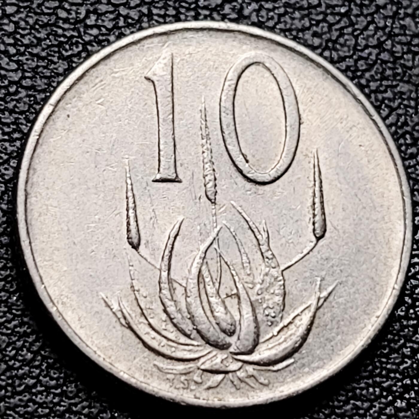 泉币菌-第227场-拍品多 请提前出价 珊瑚芦荟  南非1977年10分镍制硬币 20.7毫米 4.0克