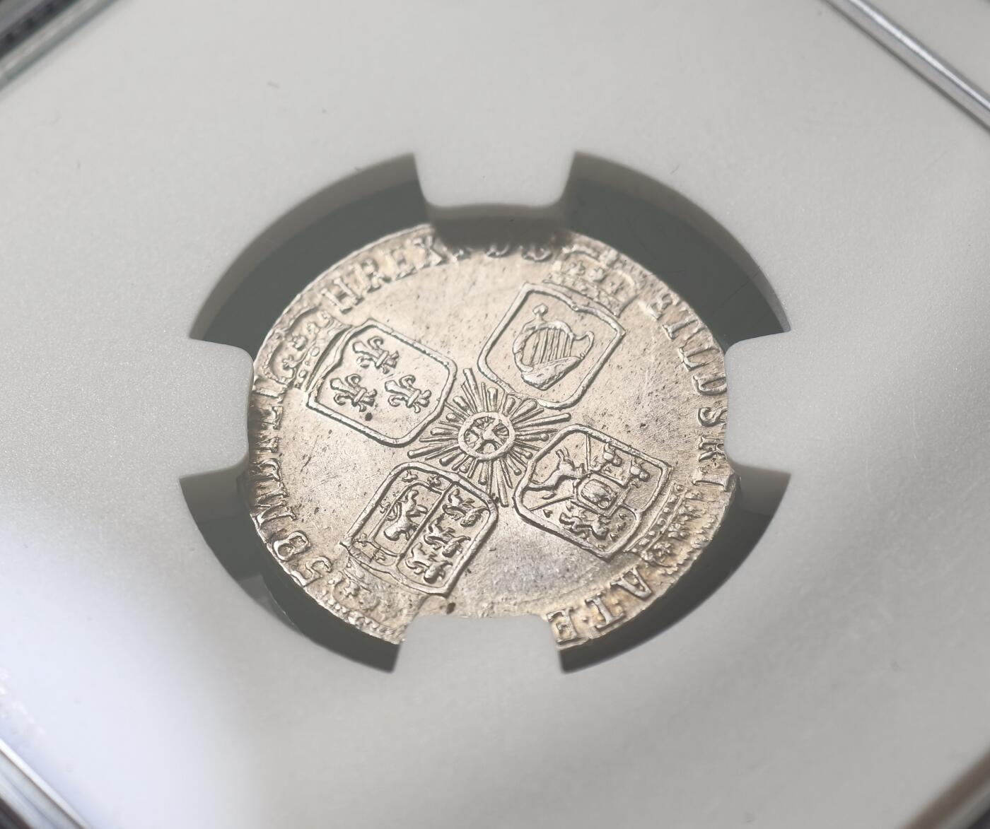 甄臻铺-世界币章拍卖（第60期），甄品场拍品征集中，送拍享返佣金等优惠多多