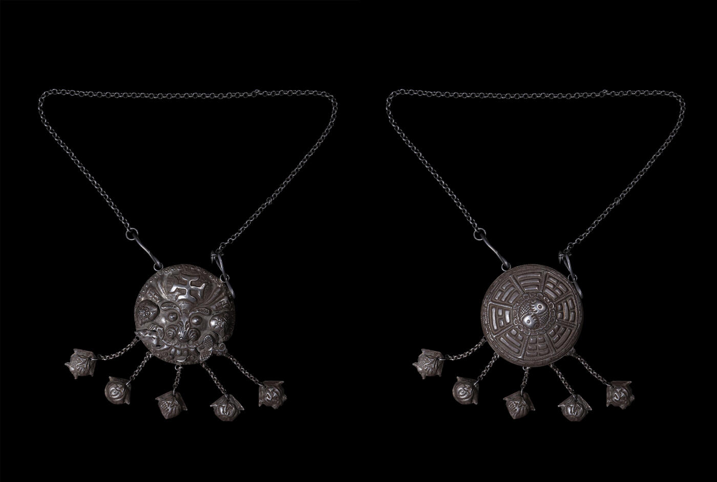 南京三省2026年春季拍卖会 机制币&金银锭&纸钞 民国虎头纹背八卦双鱼银锁