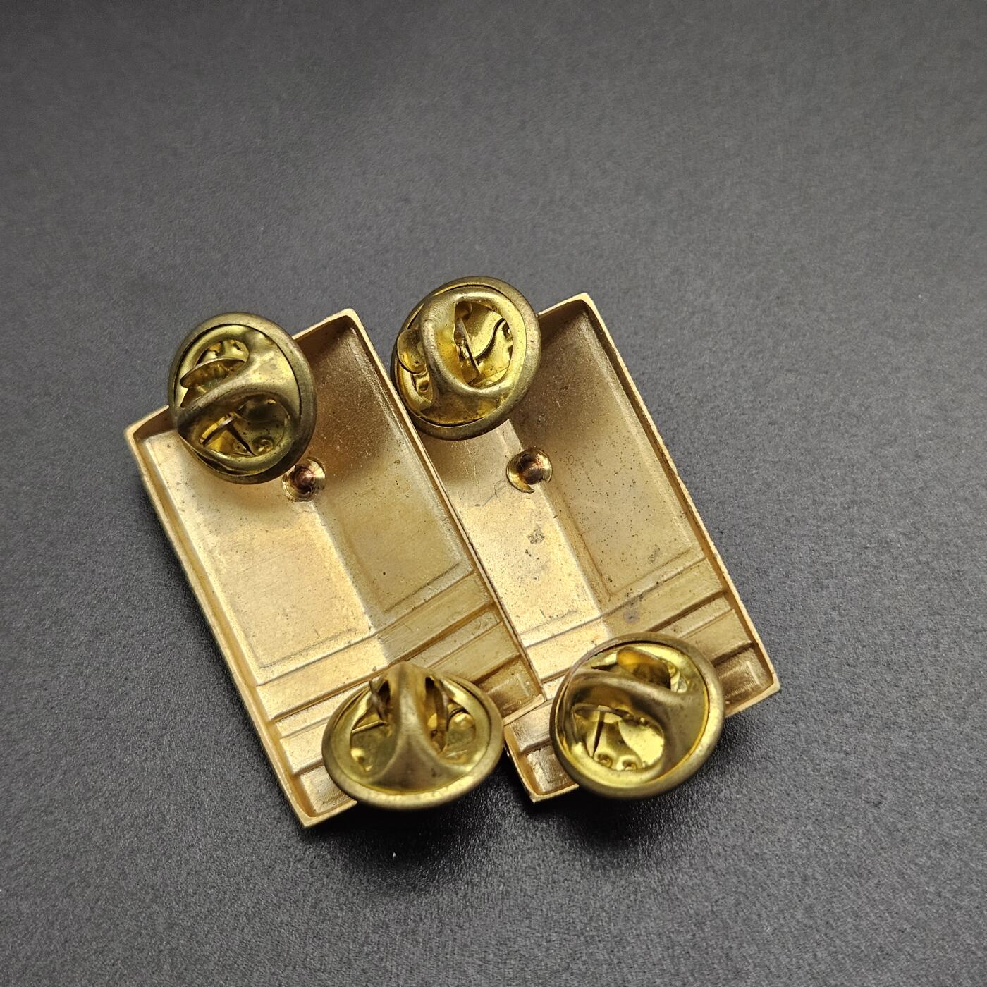 0元起拍勋章 第347期 咸鱼国勋章拍卖专场 4月19日（周日）下午6：00开始 陆自曹士领章