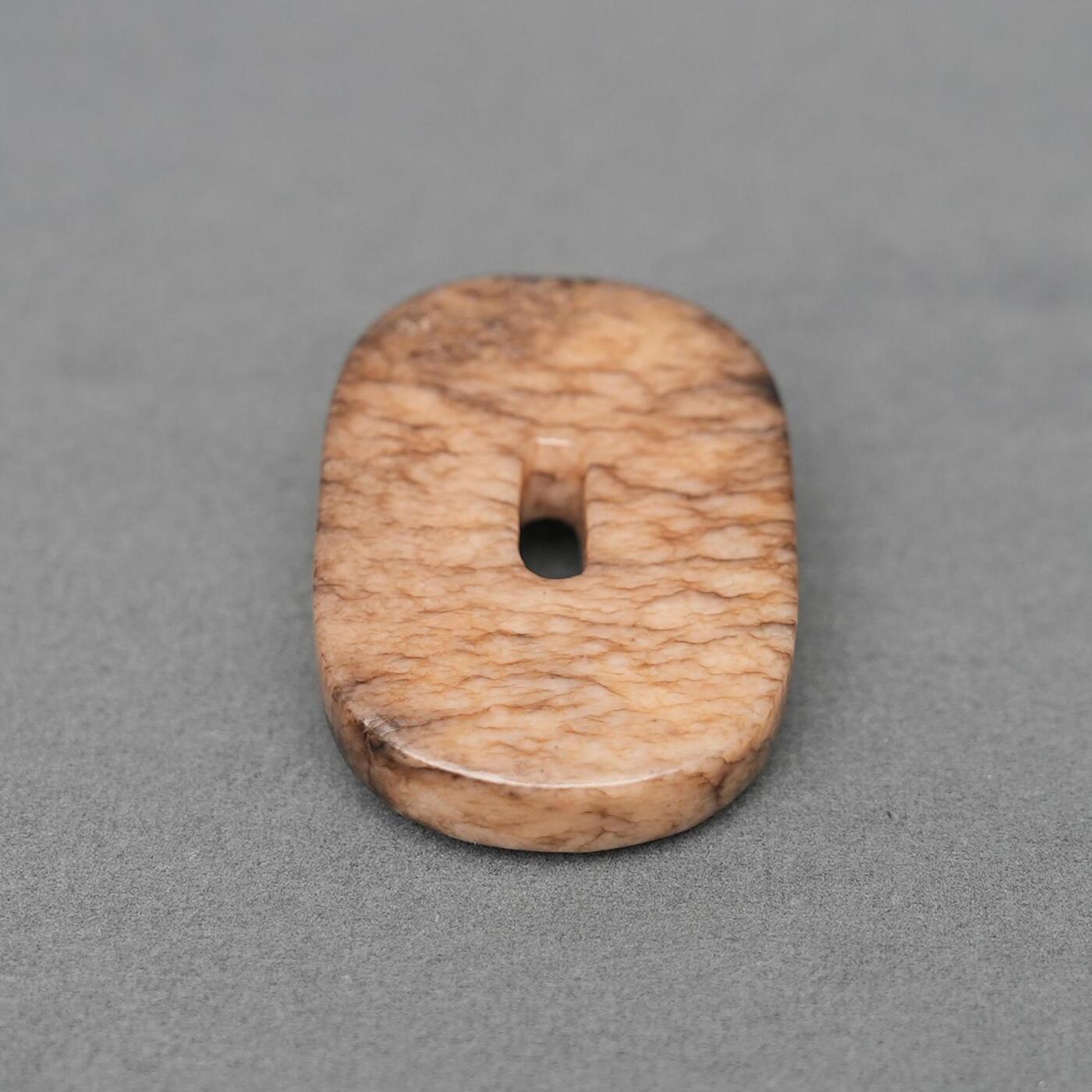  碧月说宝.韫玉流光-南京文物公司明清玉器专场（二） 沁玉螭龙璧