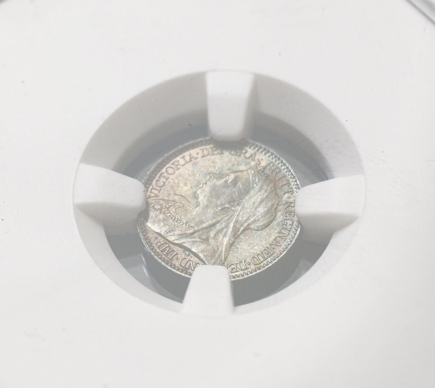 甄臻铺-世界币章拍卖（第60期），甄品场拍品征集中，送拍享返佣金等优惠多多