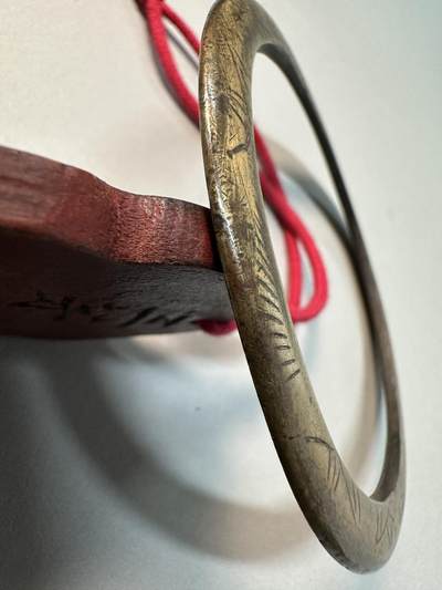 清-民国-建国｜老铜器专场.伍 清代晚期老黄铜圆形刻花老镇纸