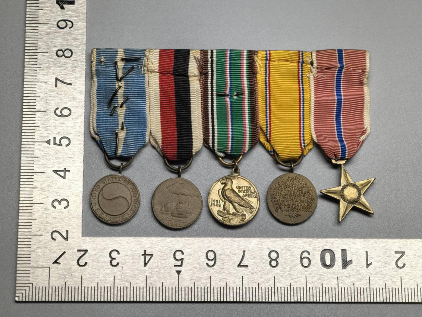 小驴勋章奖章收藏4月18日周六晚六点拍卖（珍爱和平，收藏战争，铭记历史，勿忘国耻，忠党爱国。有偿代拍，送拍规则在简介最后，参拍须阅读规则后再参拍，关系到运费包装发货时效真假辨别等关键信息，拍卖时不再发原图，看大图店主微信码在拍卖店铺介绍里或者找我要）