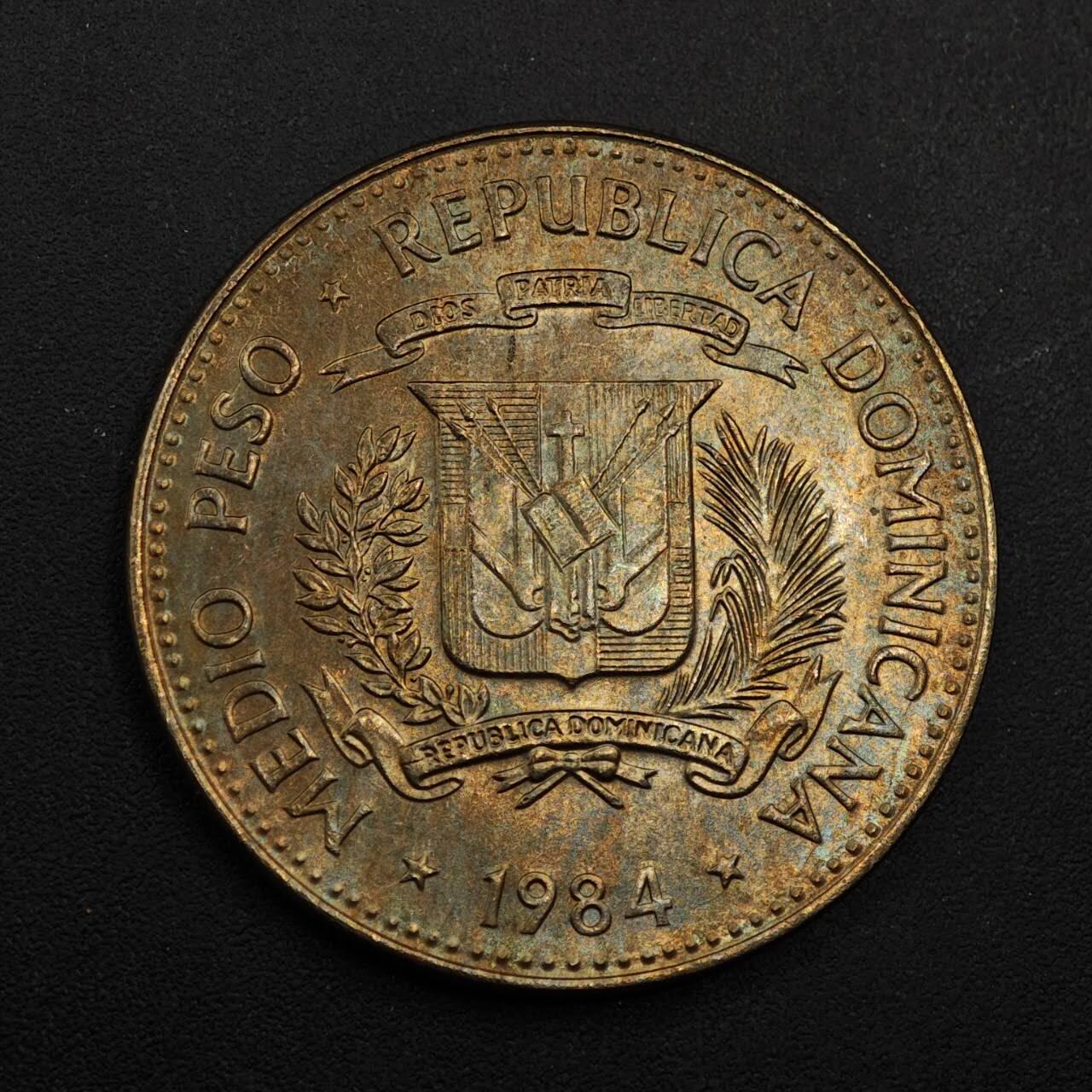 【淘币小摊】实时拍第八百九十二拍   散币场    每周一统一发货 多米尼加1984年1/2比索镍币