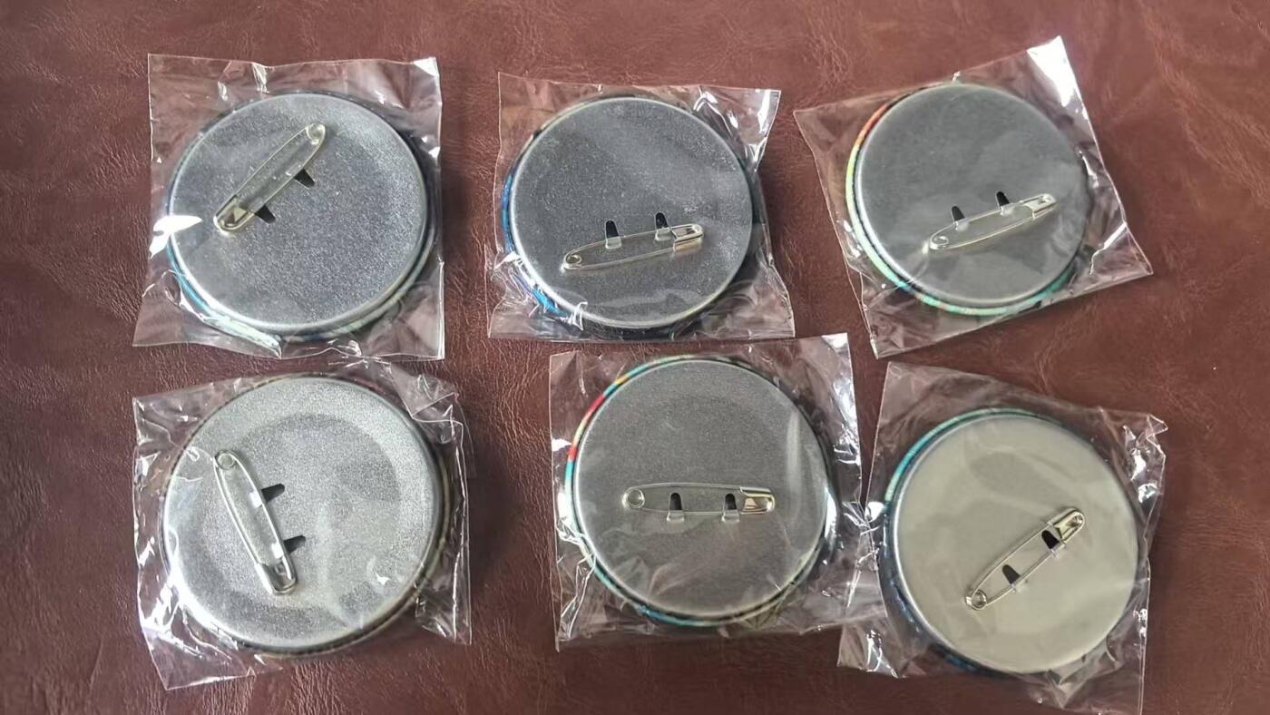 龙虎卡牌-八三场（满200元包邮，无佣金，每周六结拍，欢迎送拍） 吧唧6个全 趣卡社西游 吧唧一套